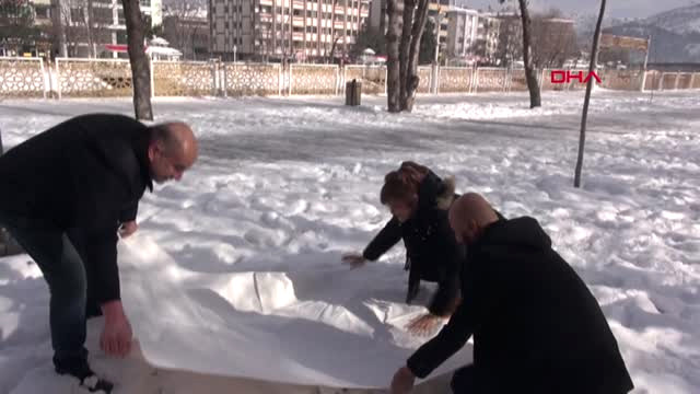 Tokat Kar Üzerinde, Müzik Eşliğinde Piknik Yaptılar