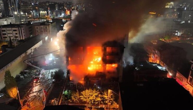 Akit Medya Grubu’nun da içinde olduğu Küçükçekmece’de halı imalathanesindeki yangın 60 saat sonra söndürüldü