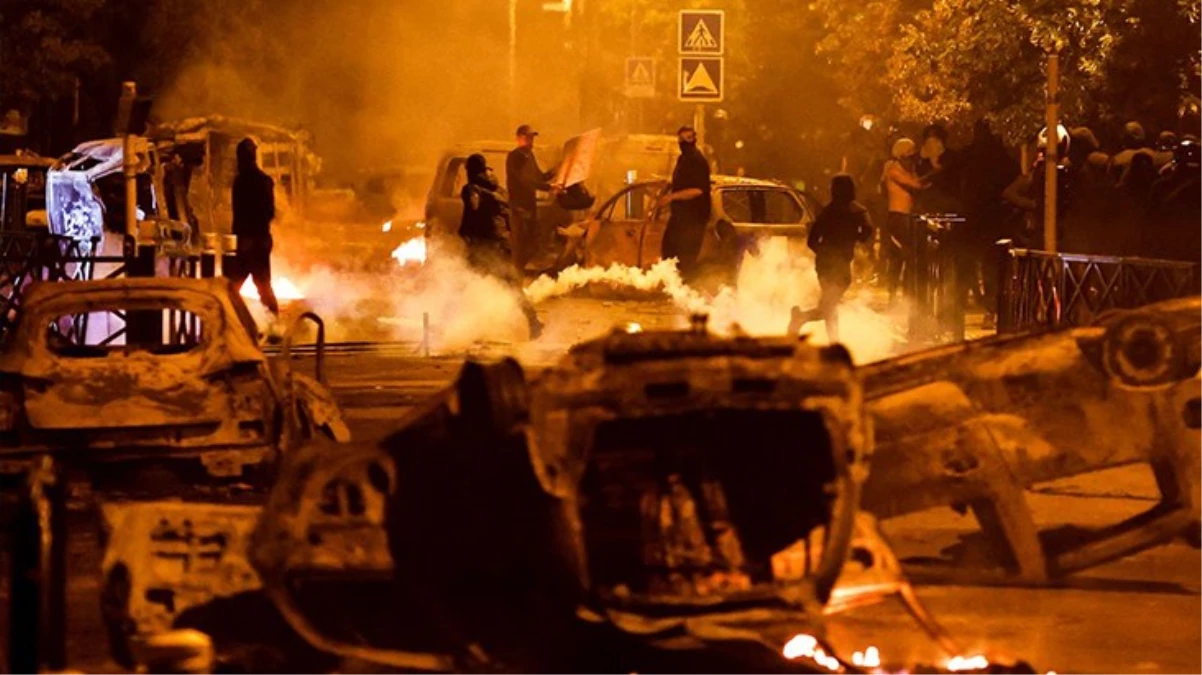 Fransa’da sokakları günlerdir yangın yerine çeviren olayların maliyeti 1 milyar euro