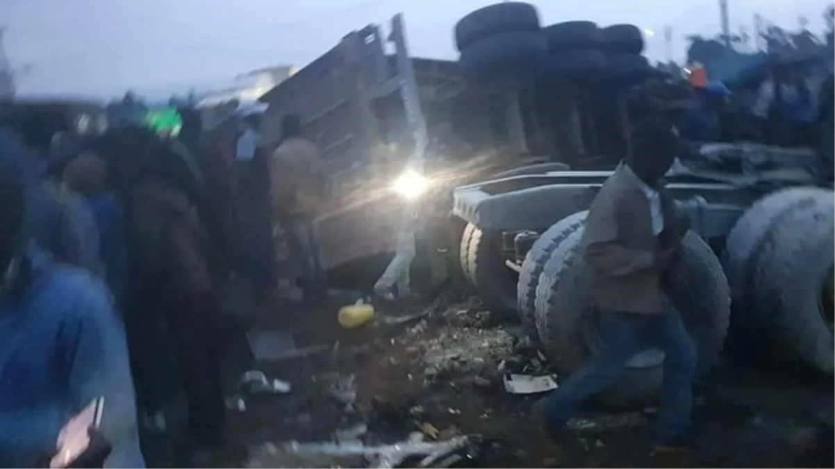 Kenya’da yoldan çıkan kamyon araçları biçti: 48 ölü