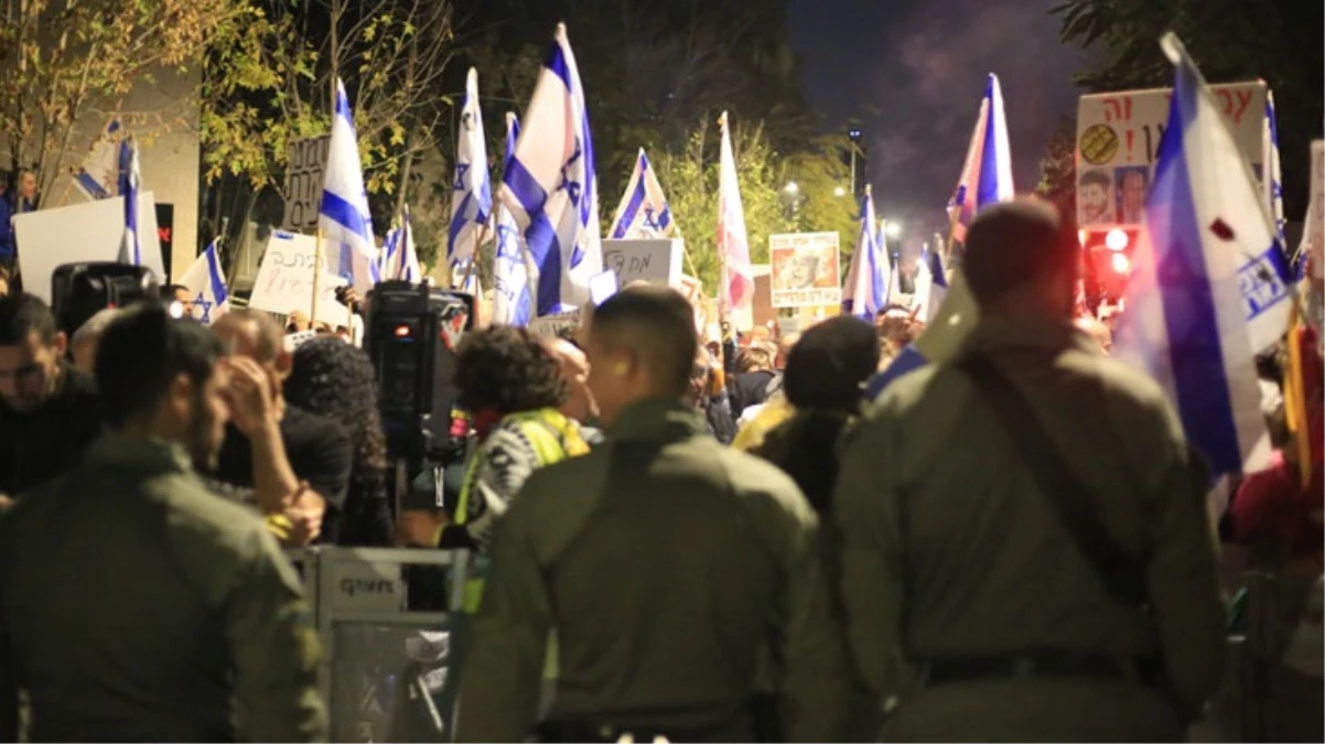 İsrailliler, Netanyahu’nun evinin kapısına dayandı: İstifa et
