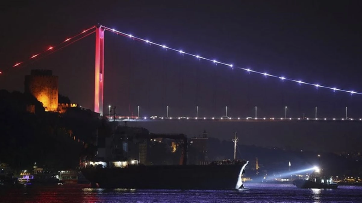 İstanbul Boğazı, olumsuz hava koşulları nedeniyle çift yönlü gemi trafiğine kapatıldı