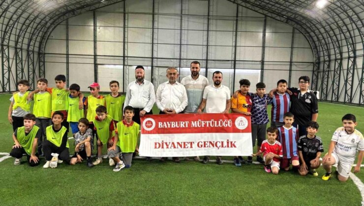Bayburt’ta Yaz Kur’an Kursları Arası Futbol Turnuvası Başladı