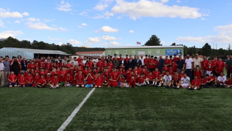 Çorum’da yaz Kur’an kurslarına katılan öğrenciler arasında futbol turnuvası düzenlendi