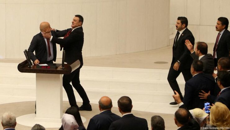 Siyasilerden TBMM’deki arbedeye yansılar