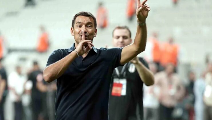 Beşiktaş Teknik Direktörü Giovanni van Bonckhorst Taraftarlara Üçlü Çektirdi
