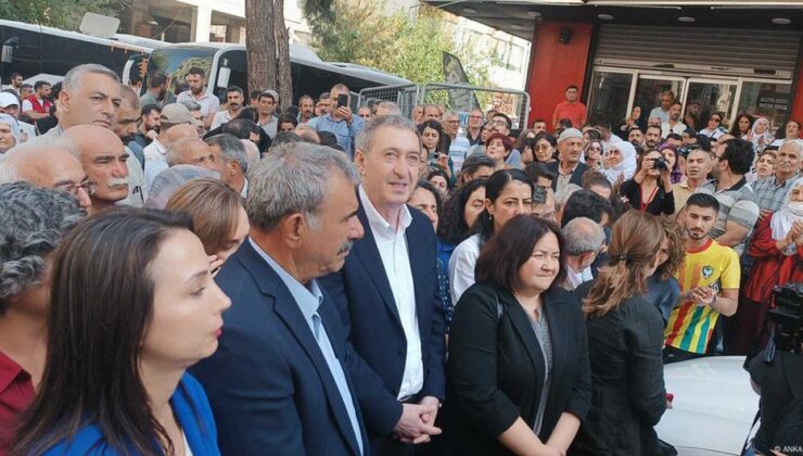 DEM Parti: Toplumsal barış için bir adres de İmralı