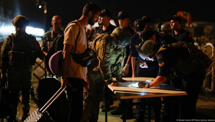 Türk vatandaşlarını tahliye eden gemiler Lübnan’dan ayrıldı