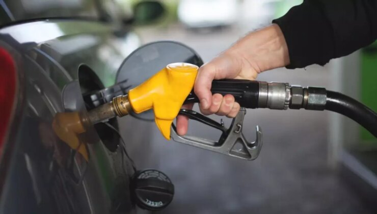 Bu gece yarısından itibaren benzine 62 kuruş indirim gelmesi bekleniyor