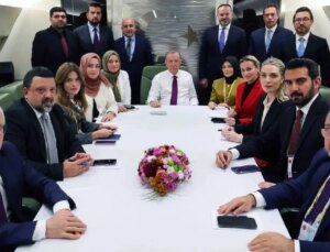 Cumhurbaşkanı Erdoğan’ın uçağında “adaylık” sorusunun yasaklandığı iddia edildi