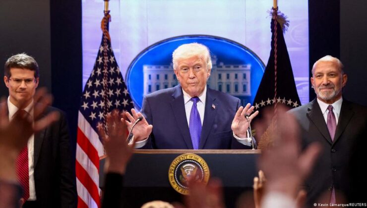 Trump’tan Yüksek Mahkeme’ye reaksiyon: Yeni gümrük vergisi