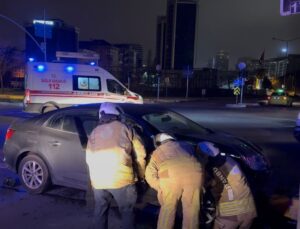Kartal’da iki otomobil çarpıştı: 4 yaralı