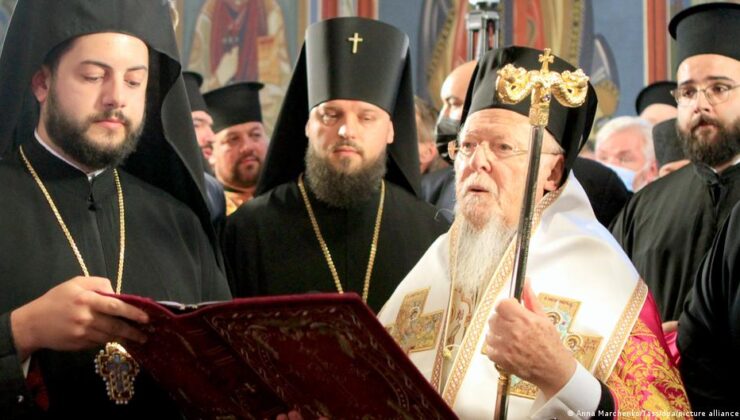 Bartholomeos: Hristiyan olan Müslümanların sayısı artıyor
