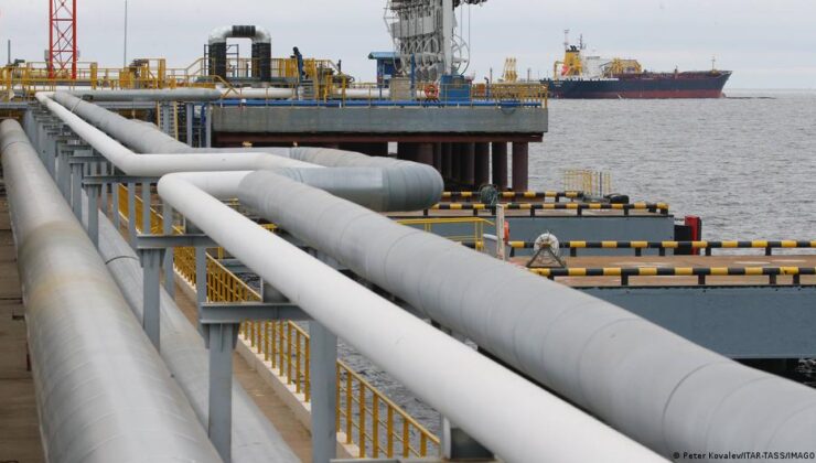 İngiltere Rus petrolüne yaptırımları gevşetti