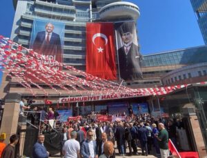CHP PM öncesi kritik gelişme: 28 üye istifa etti