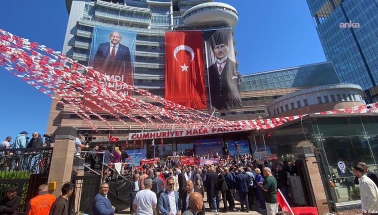 CHP PM toplantısı öncesi kritik gelişme: 28 üye istifa etti