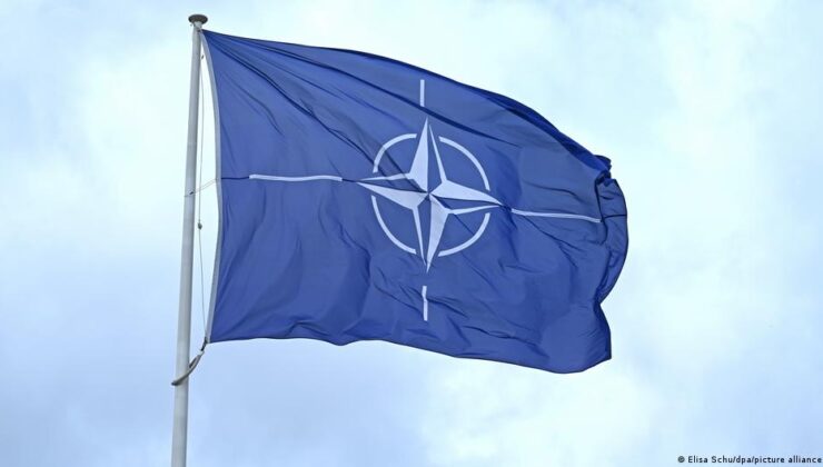 NATO zirvesi öncesi gazetecilere akreditasyon şoku