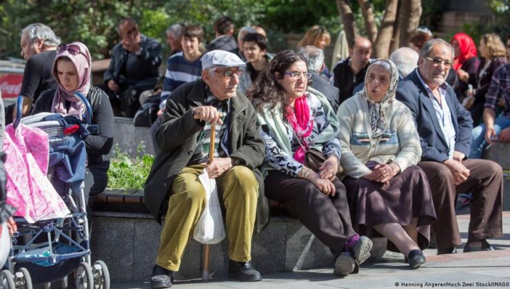 Enflasyon muhakkak oldu: Memur ve emekliler ne artırım alacak?