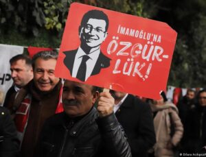 İBB davasında hakim İmamoğlu’nu salondan çıkarttı